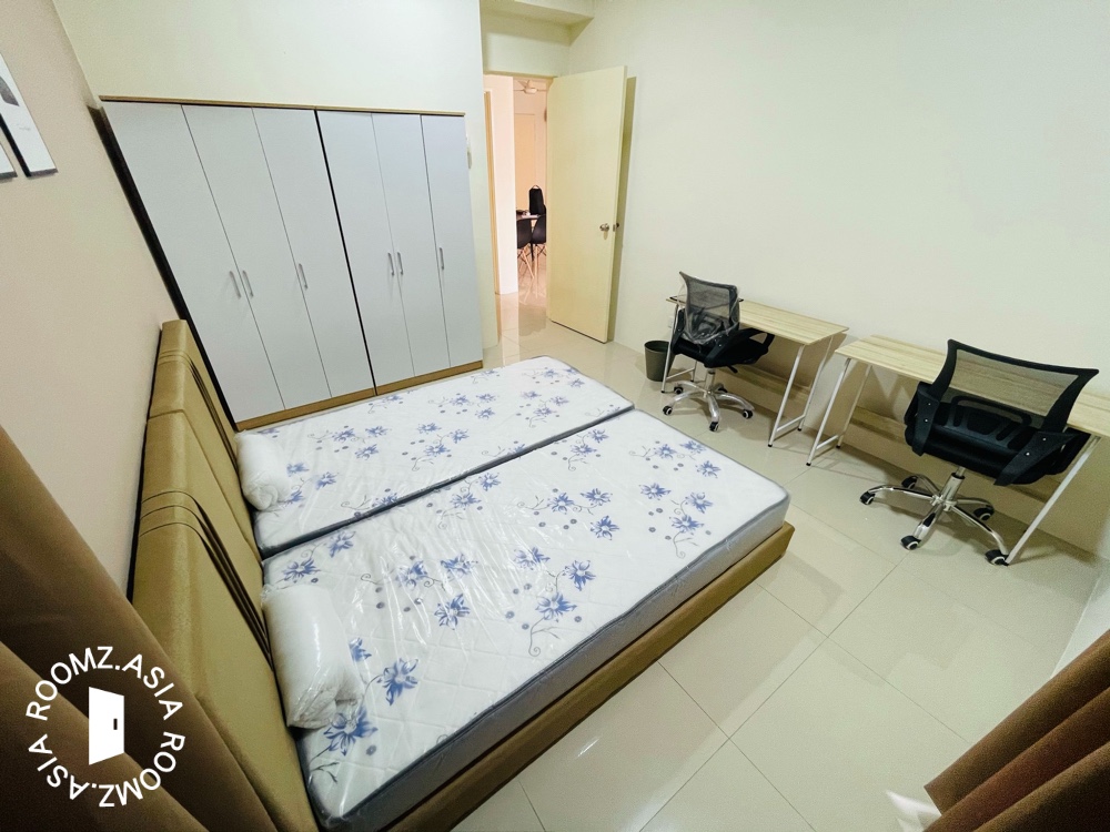 Middle Room For Rent At PV15 Platinum Lake Condominium Roomz Asia