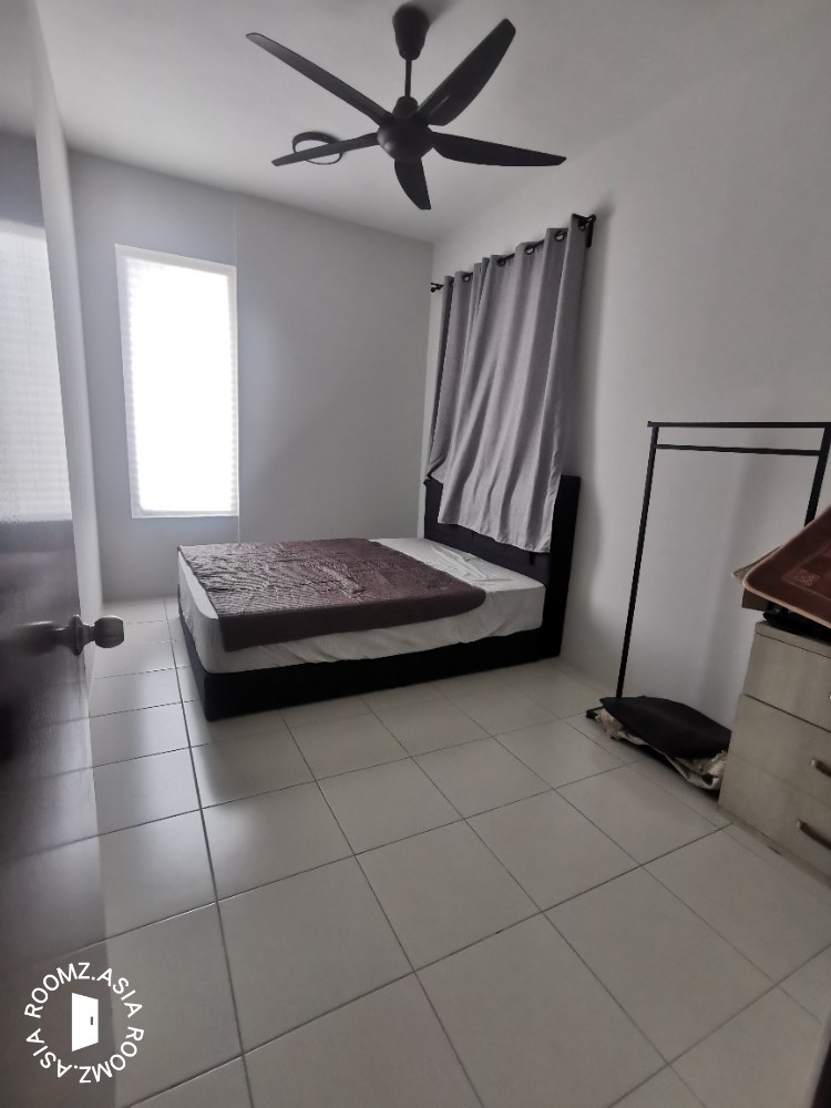 Middle Room For Rent At Residensi Jalan Jubilee Jubilee Residence Prefer Female Roomz Asia