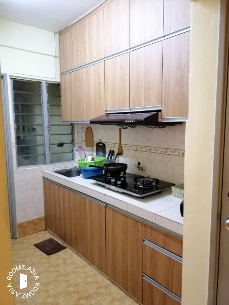 Middle Room For Rent At Petaling Indah Condominium Sungai Besi Roomz Asia