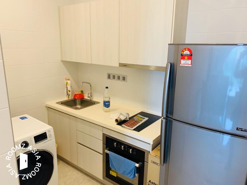 Single Room For Rent At Emira Residence Urban Retail Roomz Asia