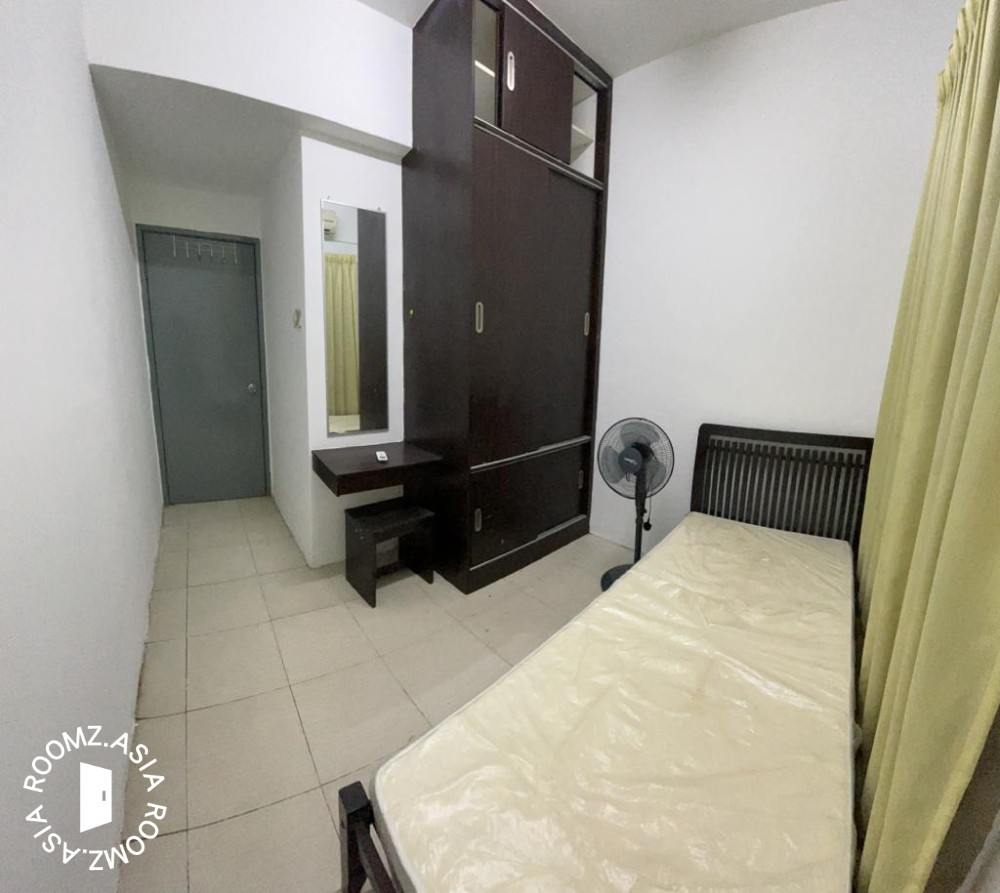 Single Private room at D'Alamanda, Maluri, 7 mins walk to LRT MRT ...