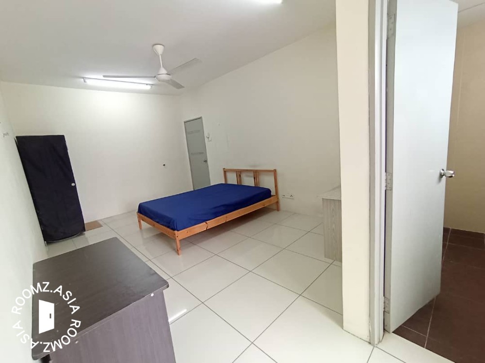 ⚠️⚠️ Fully Furnished Master room for rent at PV20 Condo with private 🛁 ...